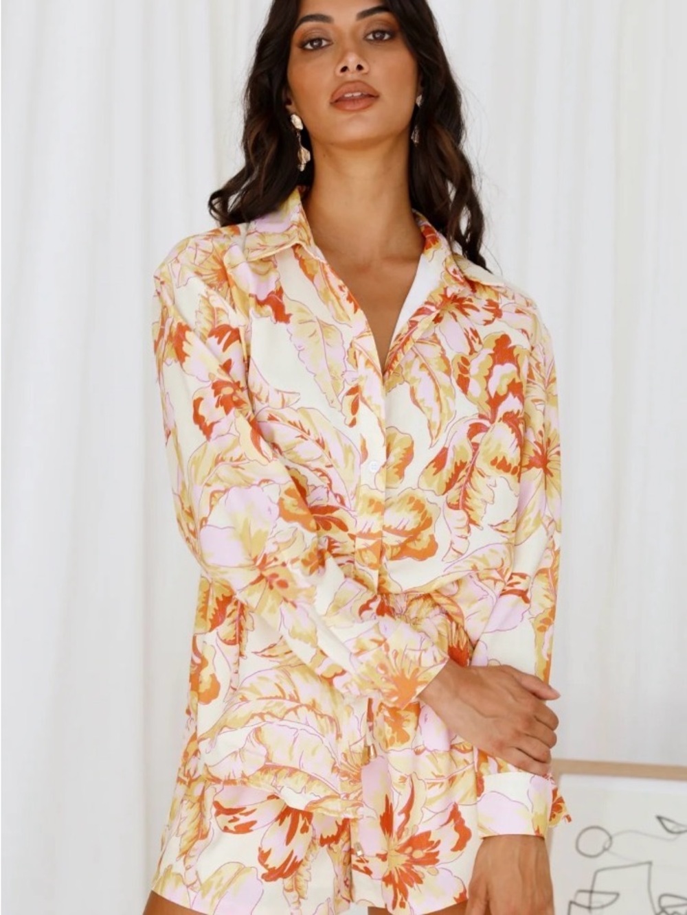 Women’s size S Seven Wonders long sleeve button down shirt EUC size S